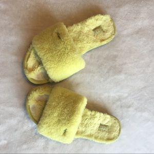 Ugg size 7 neon/ yellow fleece lined slip on.